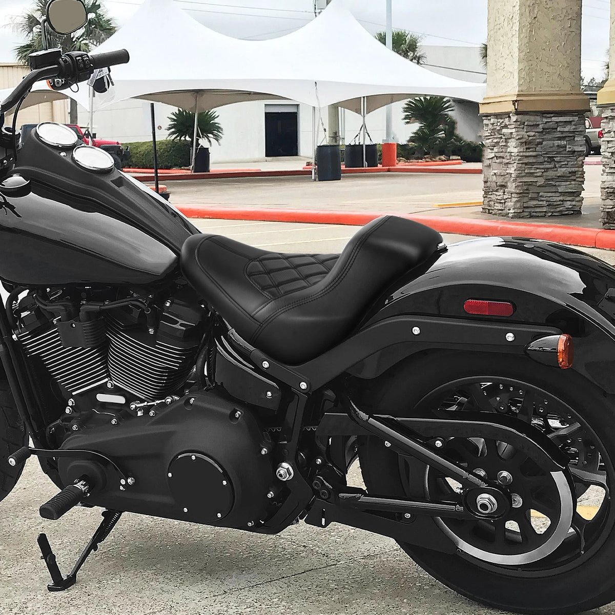 Blcak Solo Rider Driver Seat Fit For Harley Low Rider FXLR FXLRS FXLRST 2018-Up