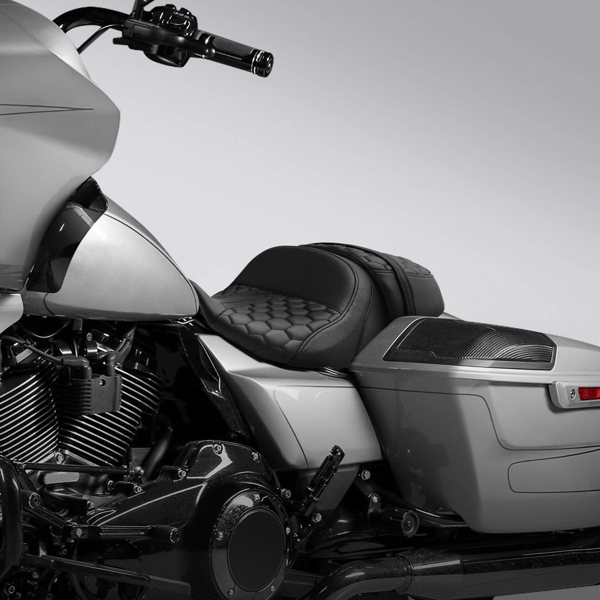 Rider Driver & Passenger Seats Fit For Harley CVO Street Road Glide 23-Up 24 25