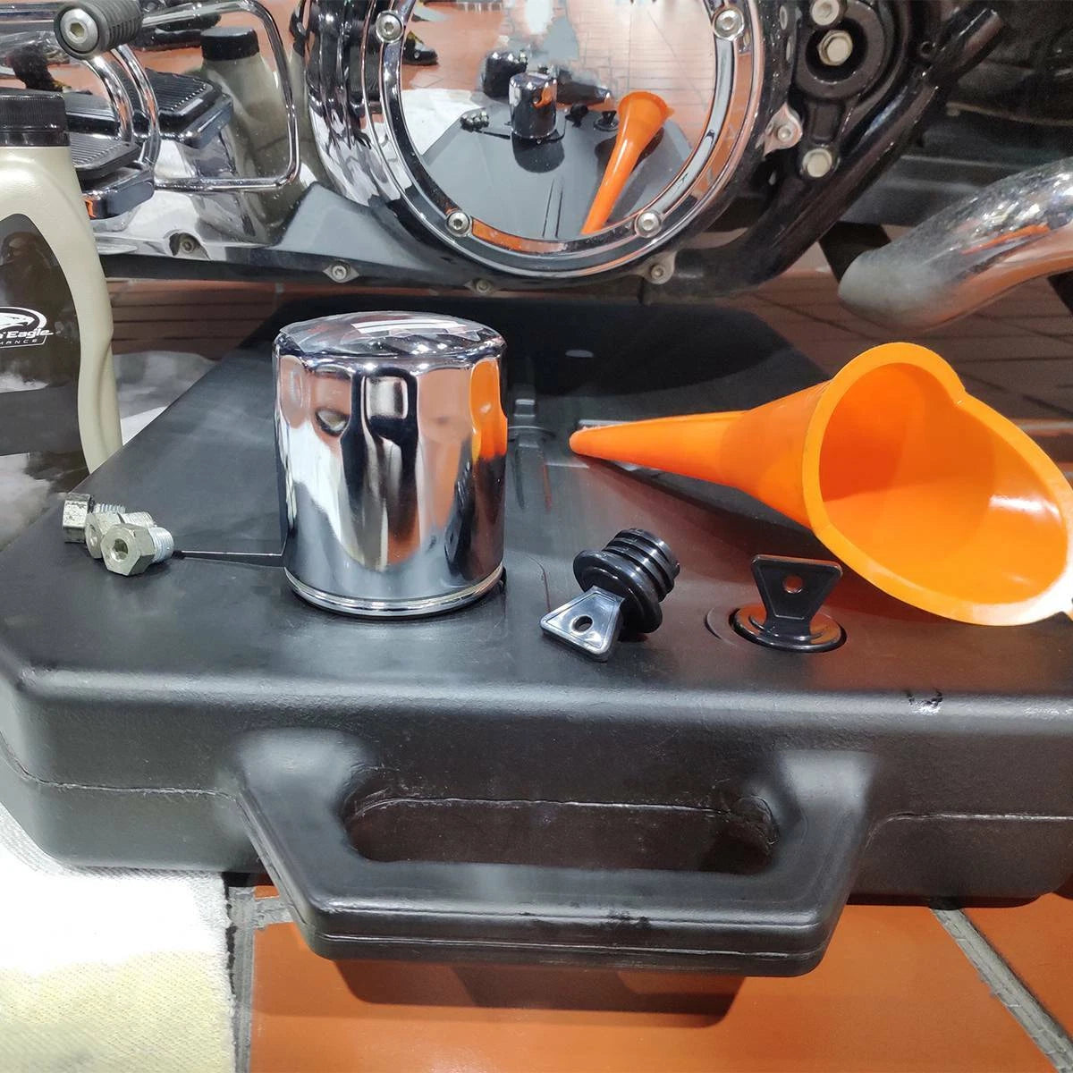 ABS Low Profile Oil Drain Pan w/ Spout For Harley Roadster XL1200CX 84-23 TCMT