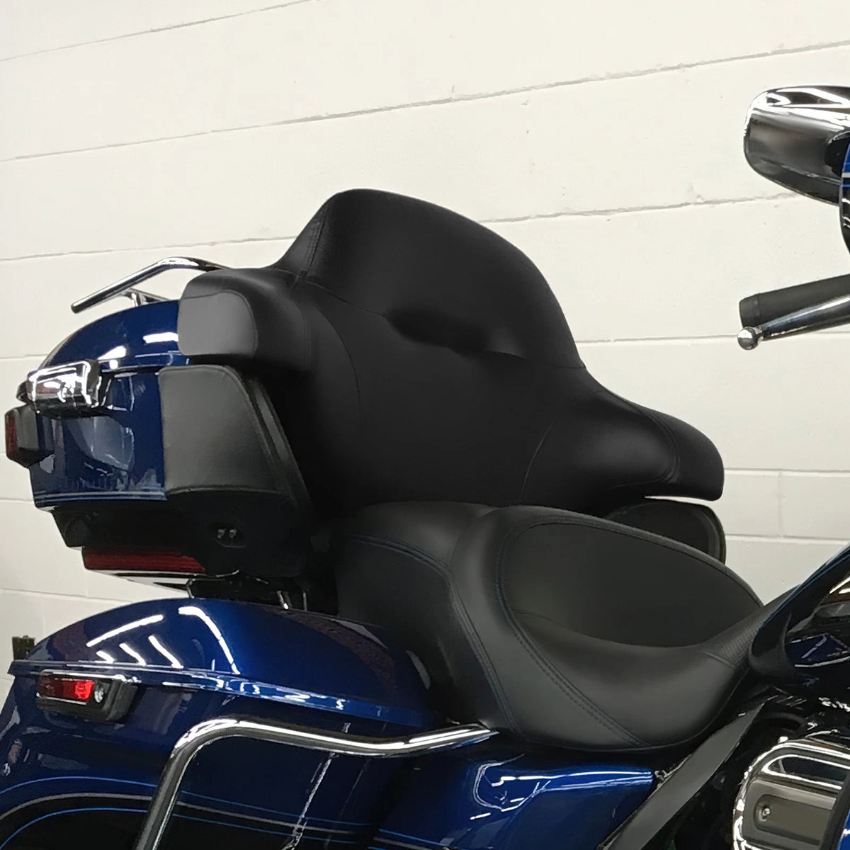 Wrap-around King Chopped Trunk Backrest Fit For Harley Glide 14-21