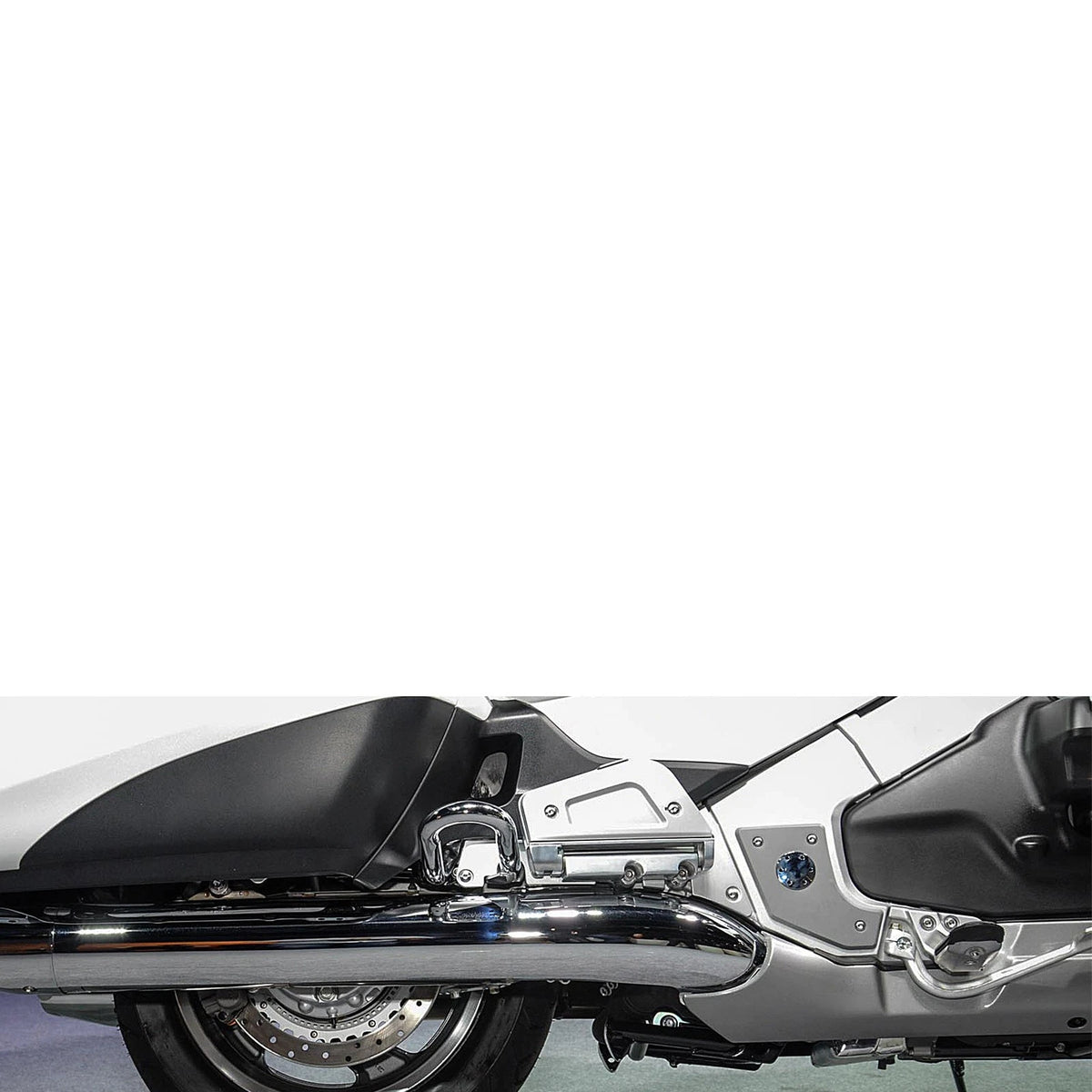 Pair Rear Saddlebag Crash Guard Bar Fit For Honda GOLDWING GL1800 2001-2017 06