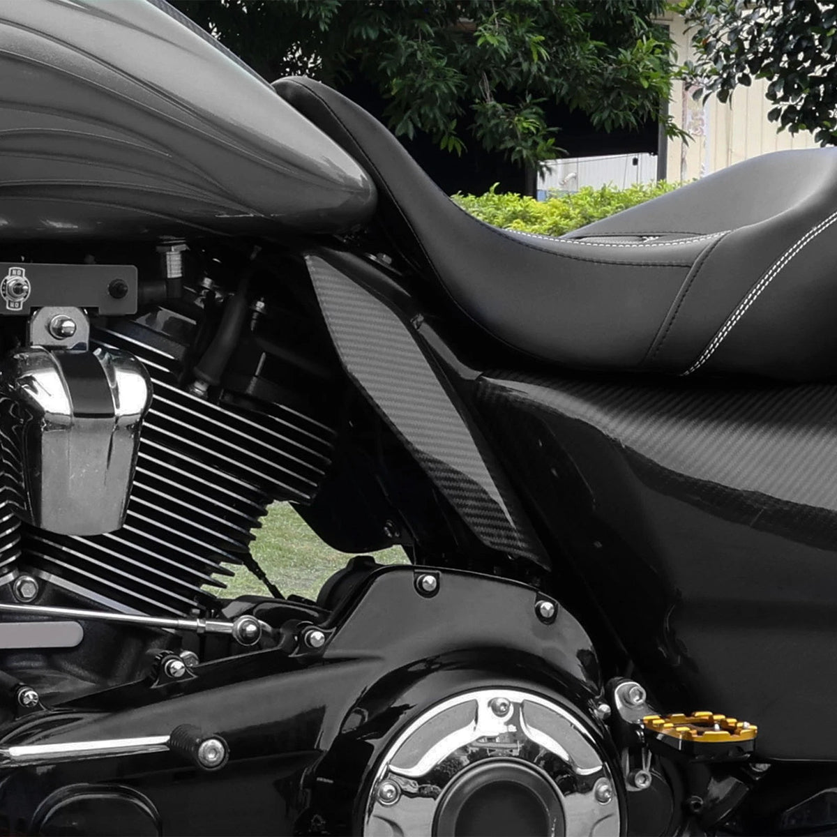 Carbon Fiber Vivid Black Mid-Frame Air Deflector For Harley Electra Glide 09-23